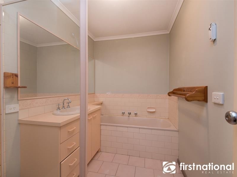 9 Broome Crescent, Cranbourne North VIC 3977