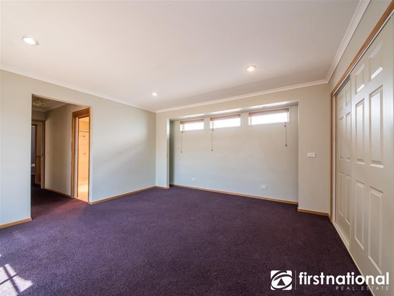 9 Broome Crescent, Cranbourne North VIC 3977