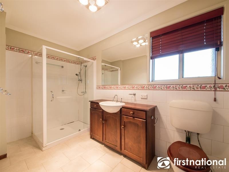 9 Broome Crescent, Cranbourne North VIC 3977