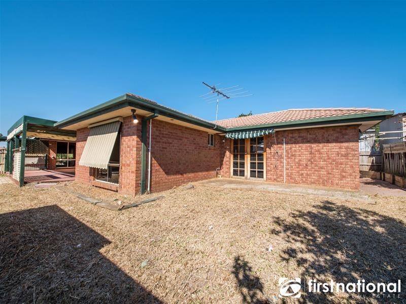 9 Broome Crescent, Cranbourne North VIC 3977