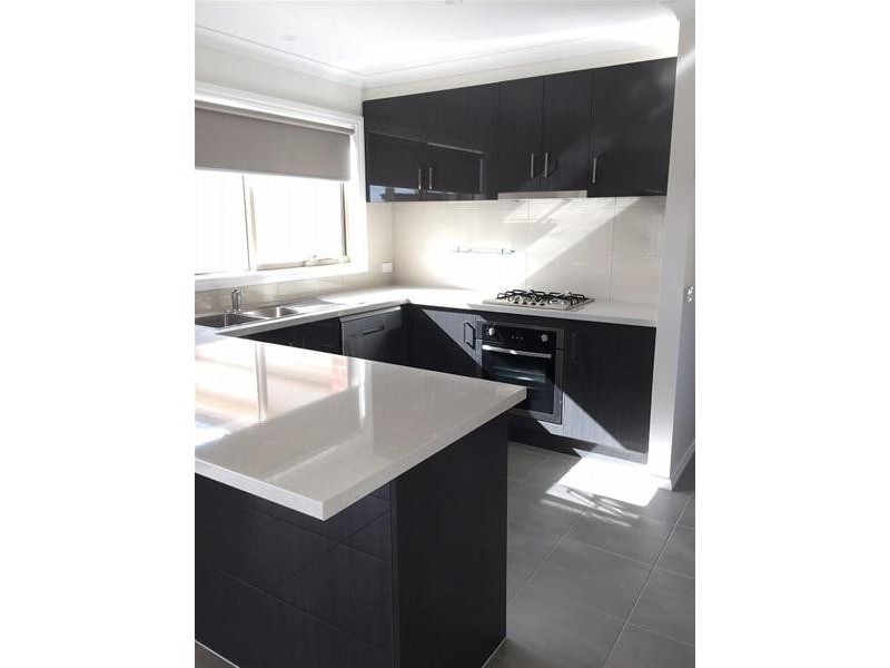 305 (Lot) Featherdown Way, Clyde North VIC 3978