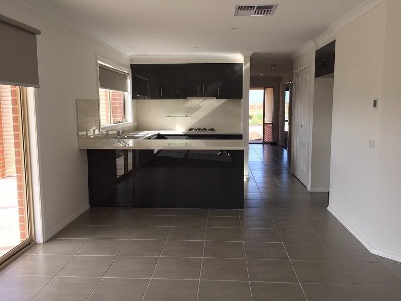 305 (Lot) Featherdown Way, Clyde North VIC 3978