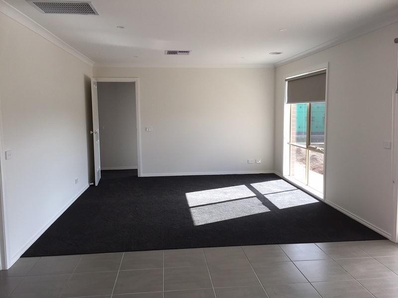 305 (Lot) Featherdown Way, Clyde North VIC 3978