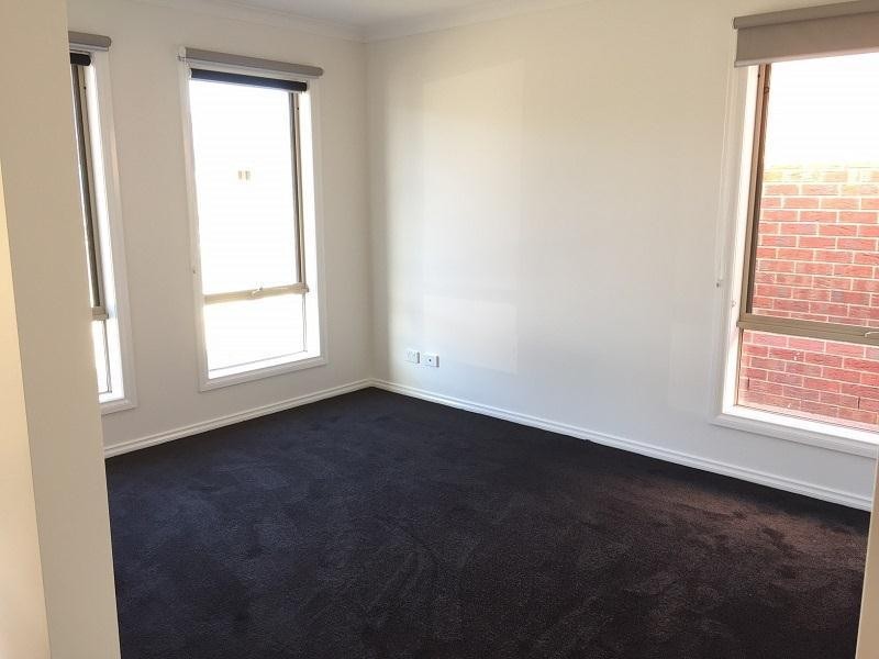 305 (Lot) Featherdown Way, Clyde North VIC 3978