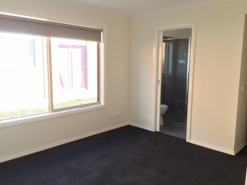 305 (Lot) Featherdown Way, Clyde North VIC 3978