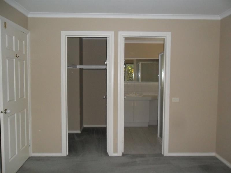 23 Kirkham Court, Berwick VIC 3806