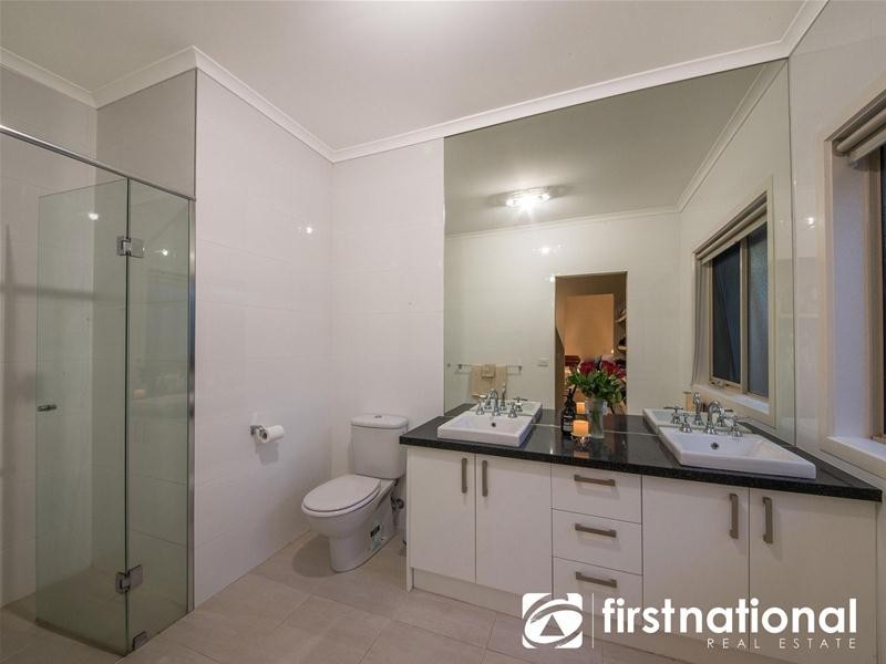 2/138 Greaves Road, Narre Warren South VIC 3805