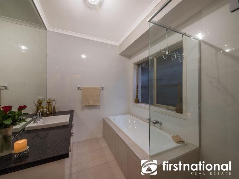 2/138 Greaves Road, Narre Warren South VIC 3805