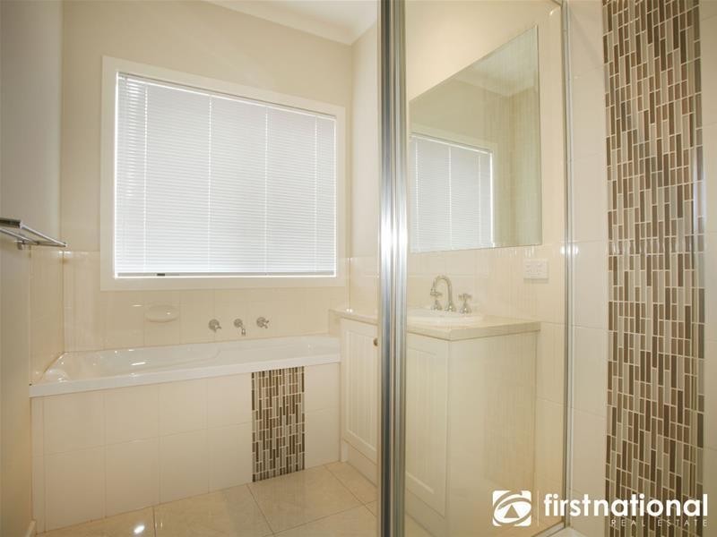 23 Adrian Drive, Pakenham VIC 3810