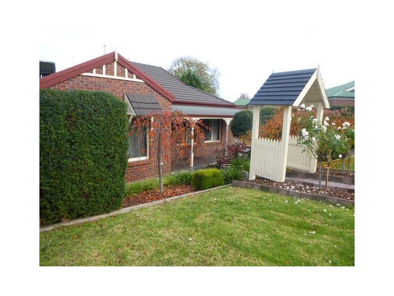 4 Furness Court, Berwick VIC 3806
