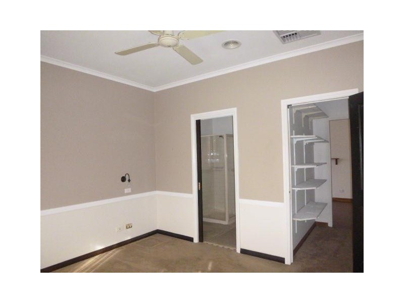 4 Furness Court, Berwick VIC 3806