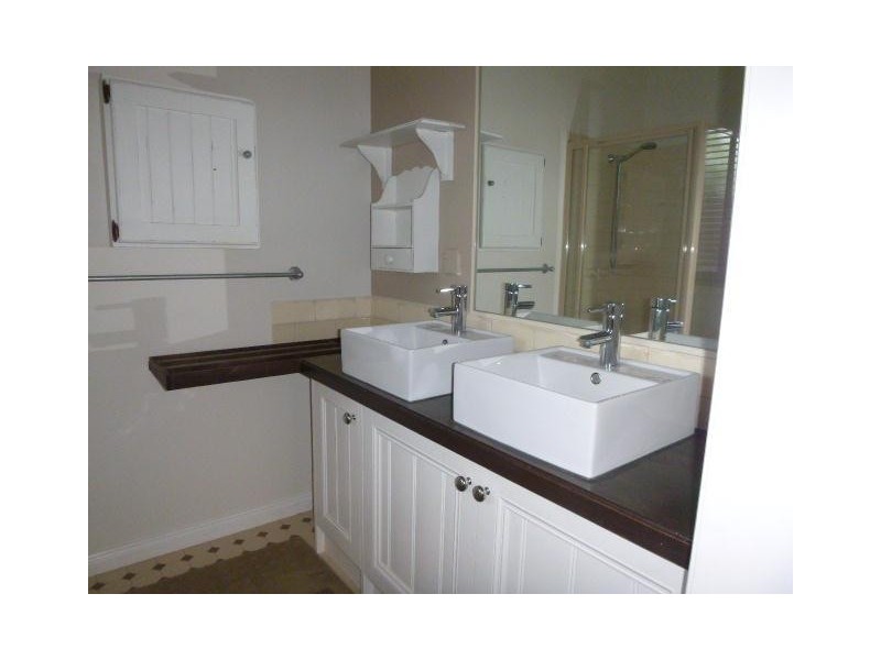 4 Furness Court, Berwick VIC 3806