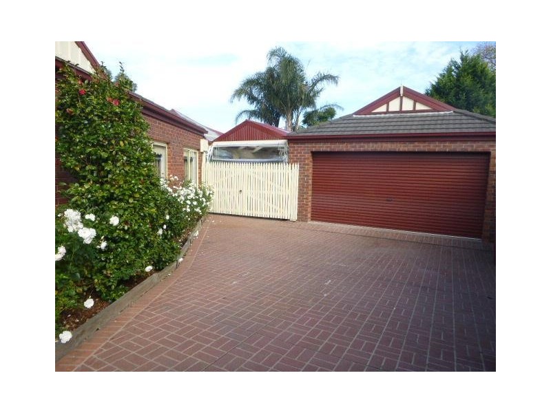 4 Furness Court, Berwick VIC 3806