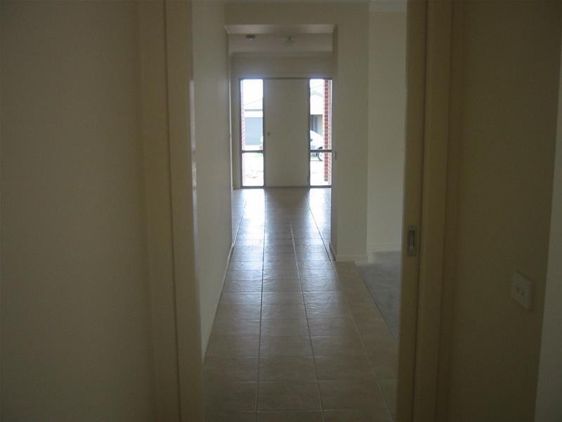 7 Sagan Drive, Cranbourne North VIC 3977