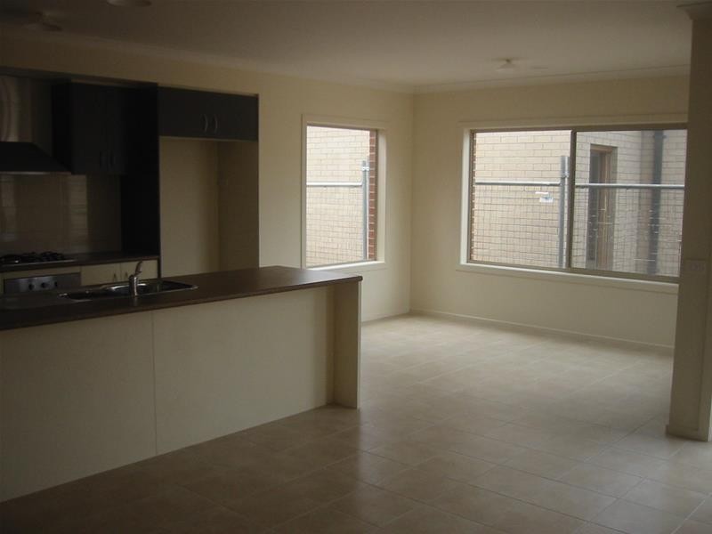 7 Sagan Drive, Cranbourne North VIC 3977