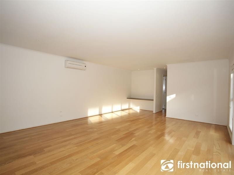 30 Edgeware Close, Pakenham VIC 3810