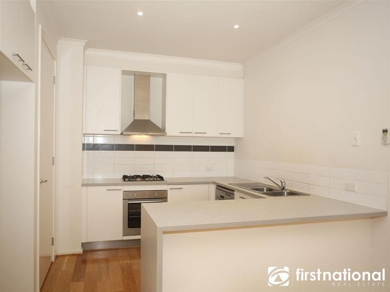 30 Edgeware Close, Pakenham VIC 3810