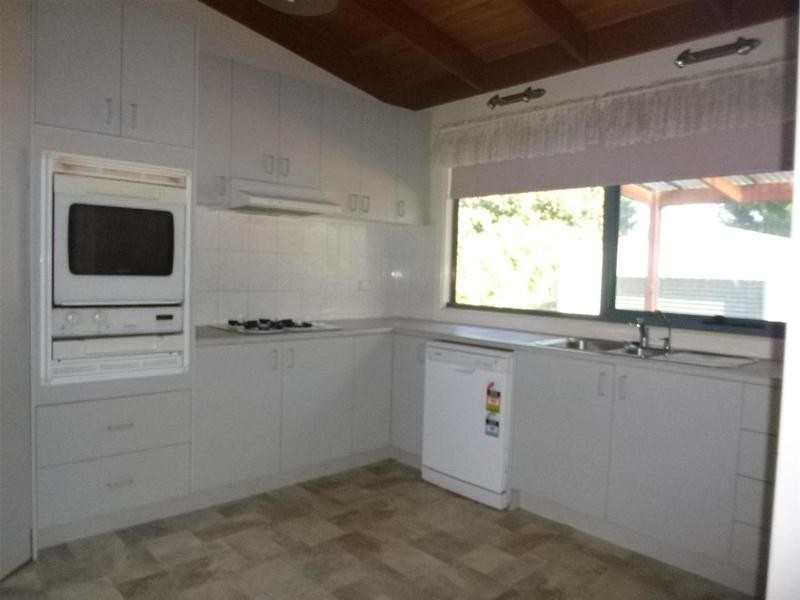 21 Memorial Drive, Narre Warren North VIC 3804