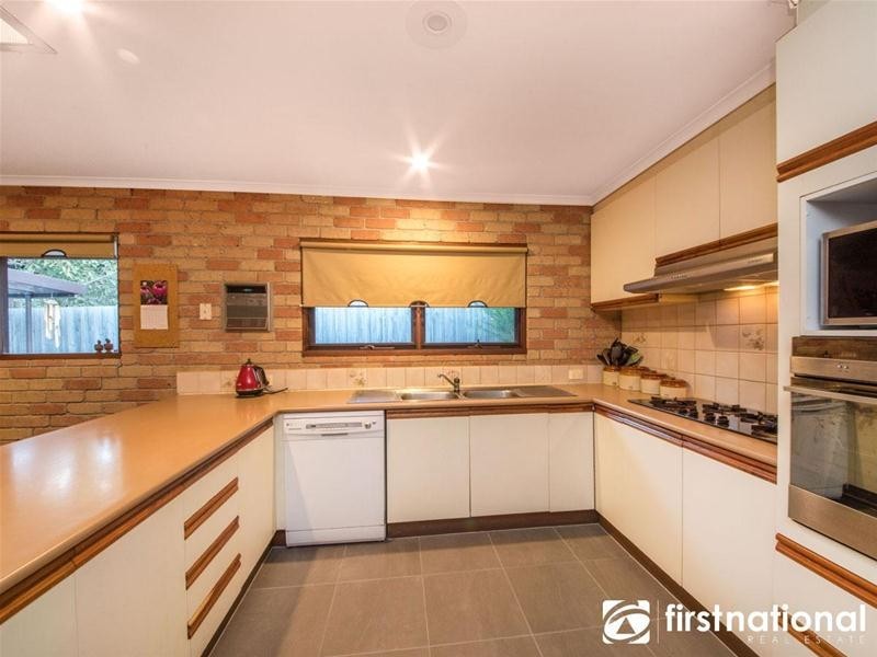 16 Howell Drive, Berwick VIC 3806