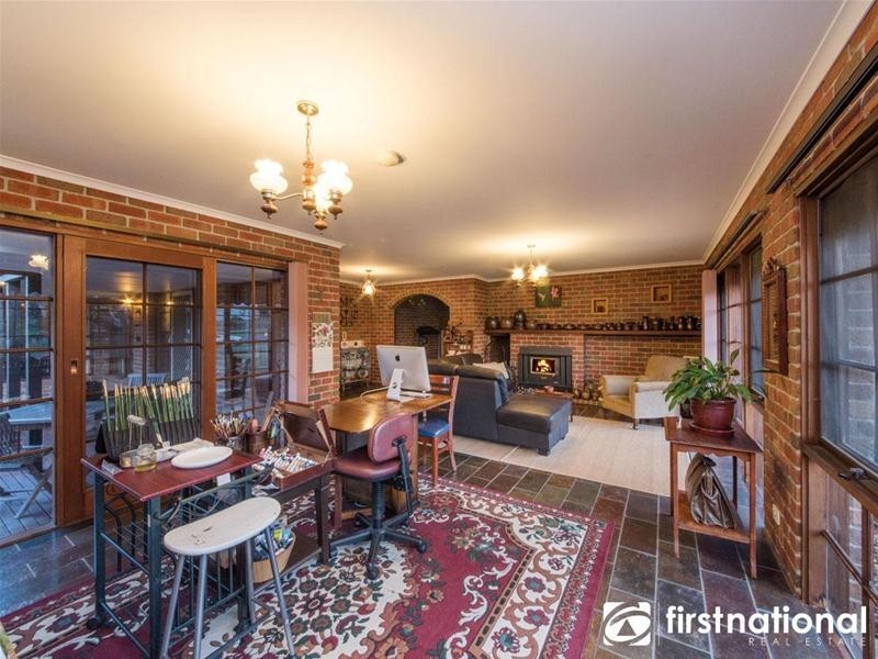 16 Howell Drive, Berwick VIC 3806