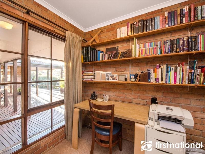 16 Howell Drive, Berwick VIC 3806