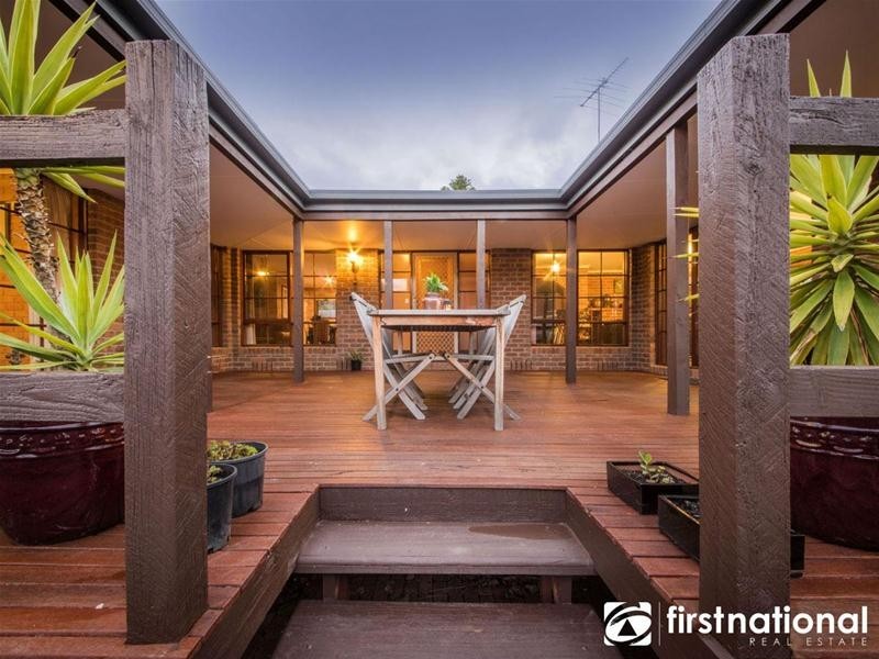 16 Howell Drive, Berwick VIC 3806