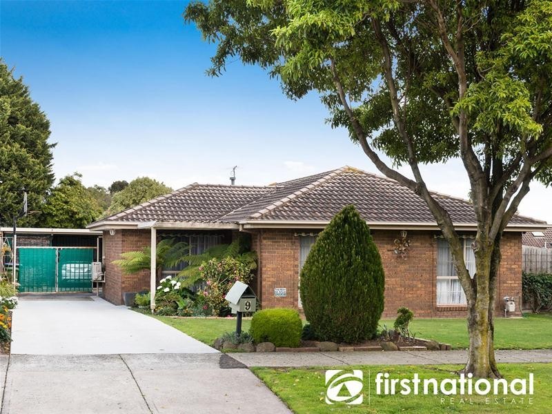 9 Sturrock Court, Berwick VIC 3806