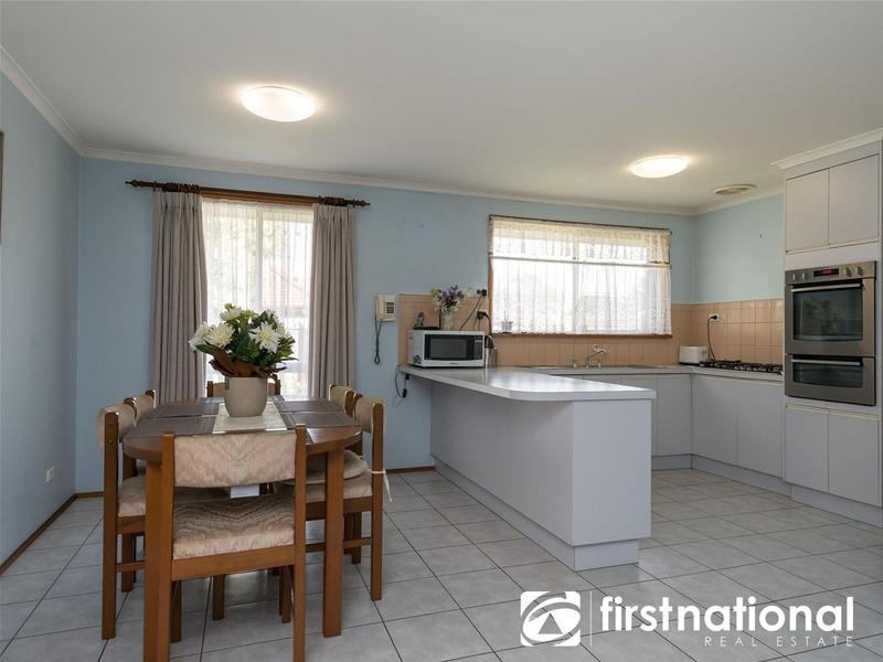 9 Sturrock Court, Berwick VIC 3806