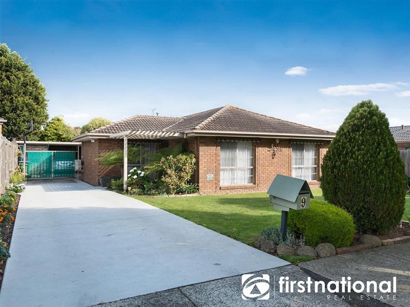 9 Sturrock Court, Berwick VIC 3806