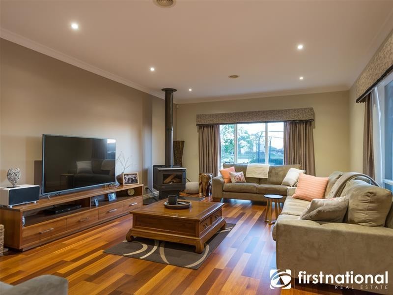 31 Clearwater Drive, Pakenham VIC 3810