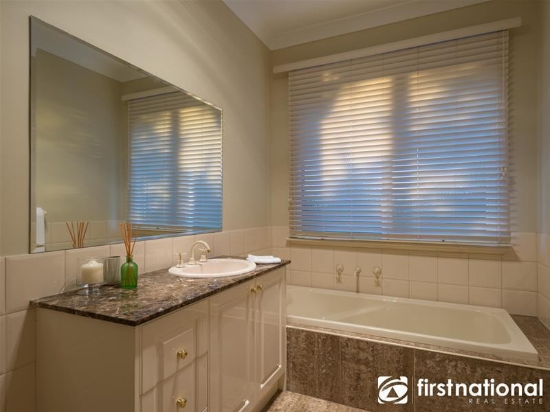 31 Clearwater Drive, Pakenham VIC 3810