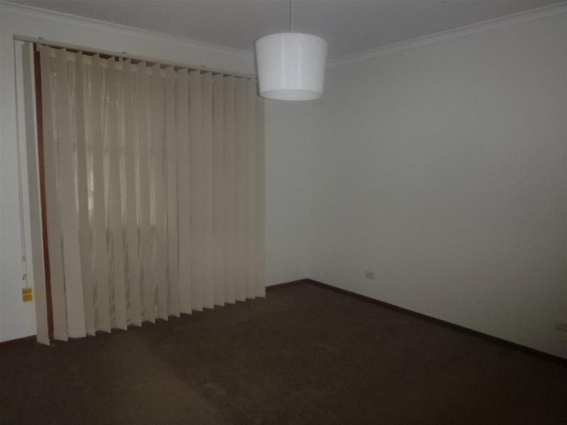 61 Strong Drive, Hampton Park VIC 3976