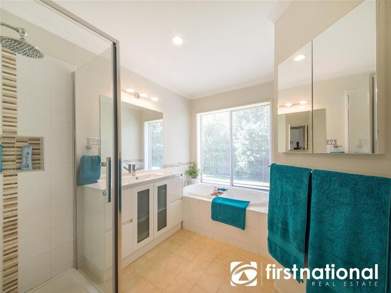 4 Broadland Way, Narre Warren South VIC 3805