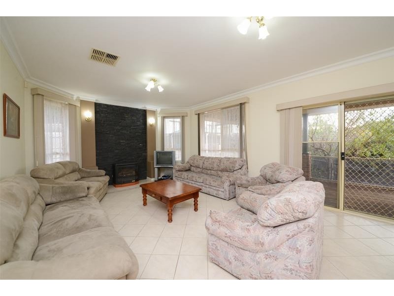 33 Harold Keys Drive, Narre Warren South VIC 3805