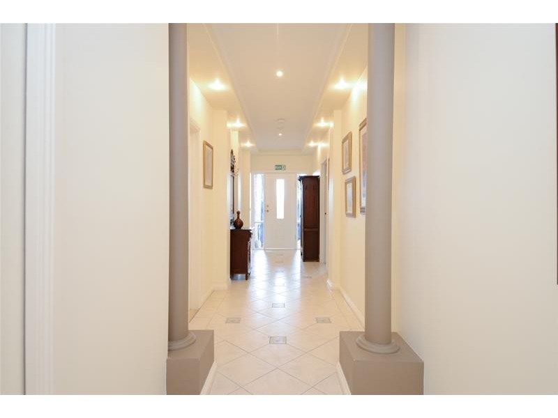 33 Harold Keys Drive, Narre Warren South VIC 3805