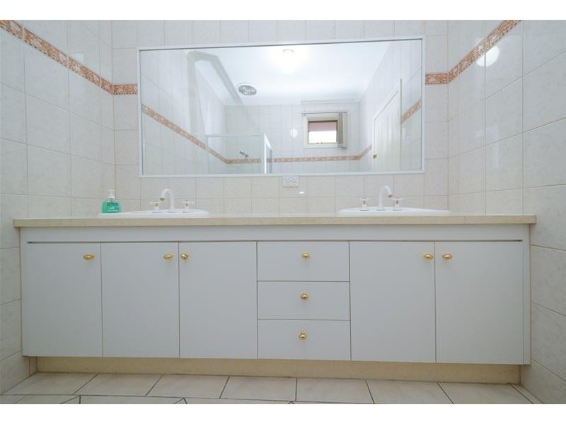 33 Harold Keys Drive, Narre Warren South VIC 3805