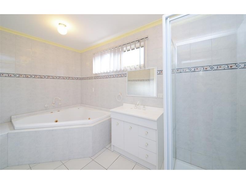 33 Harold Keys Drive, Narre Warren South VIC 3805