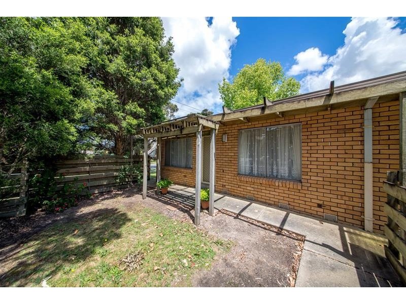 1/7 Manuka Road, Berwick VIC 3806