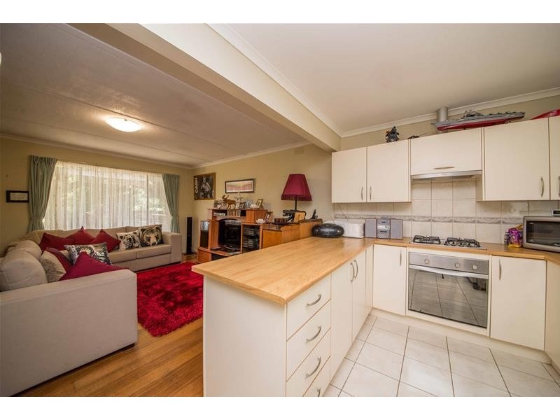 1/7 Manuka Road, Berwick VIC 3806