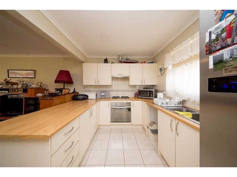 1/7 Manuka Road, Berwick VIC 3806