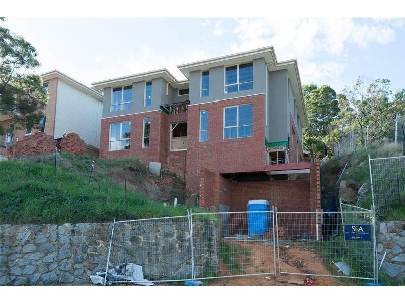 19 Montbrae Circuit, Narre Warren North VIC 3804