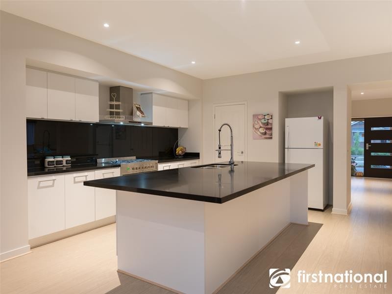 43 Mackellar Street, Pakenham VIC 3810