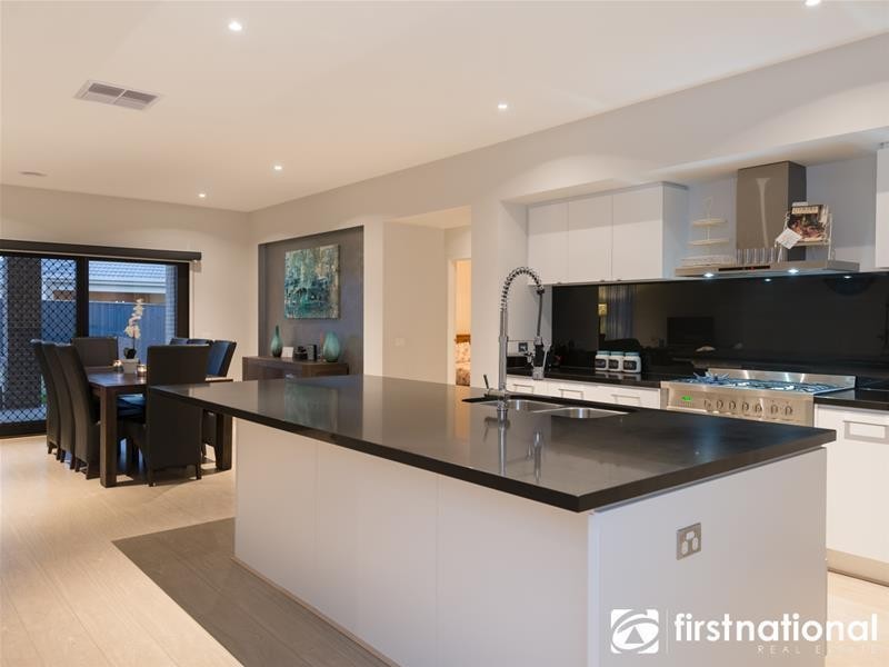 43 Mackellar Street, Pakenham VIC 3810