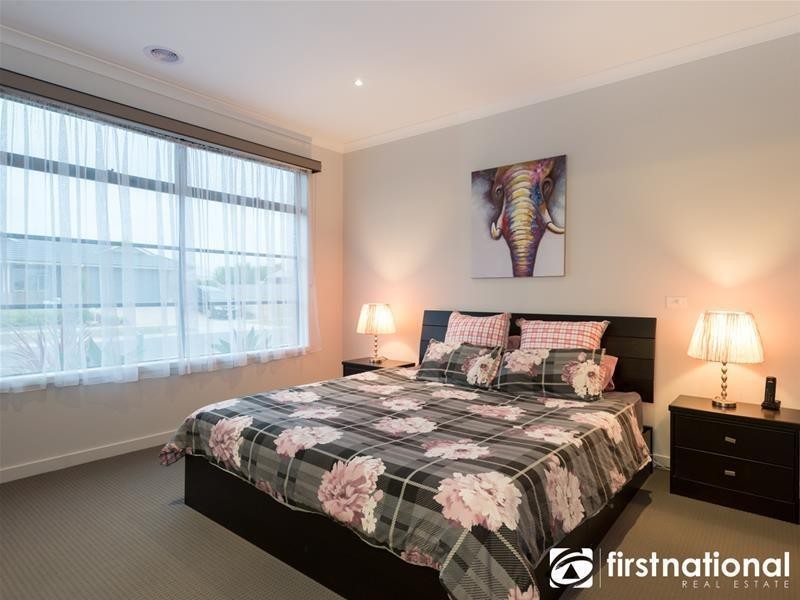 43 Mackellar Street, Pakenham VIC 3810