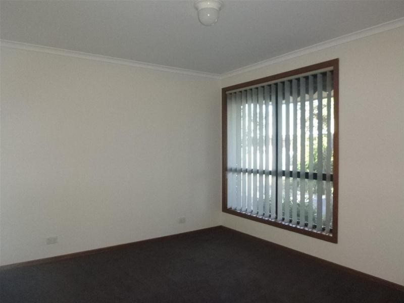 2/2 Warwickshire Court, Narre Warren VIC 3805
