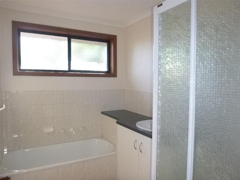 2/2 Warwickshire Court, Narre Warren VIC 3805