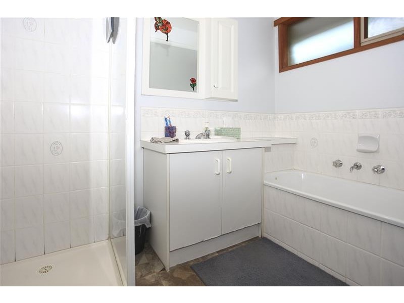 98 Nettle Drive, Hallam VIC 3803