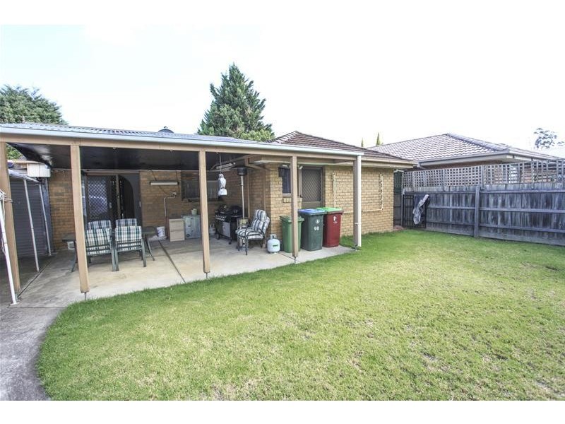 98 Nettle Drive, Hallam VIC 3803