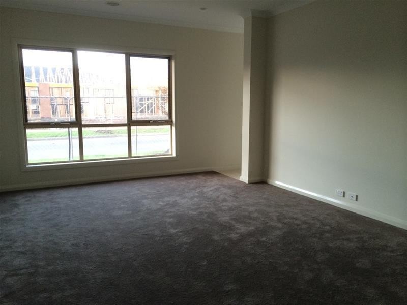 40 Burford Way, Cranbourne North VIC 3977