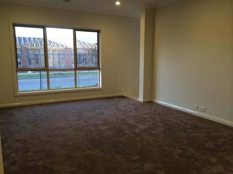 40 Burford Way, Cranbourne North VIC 3977